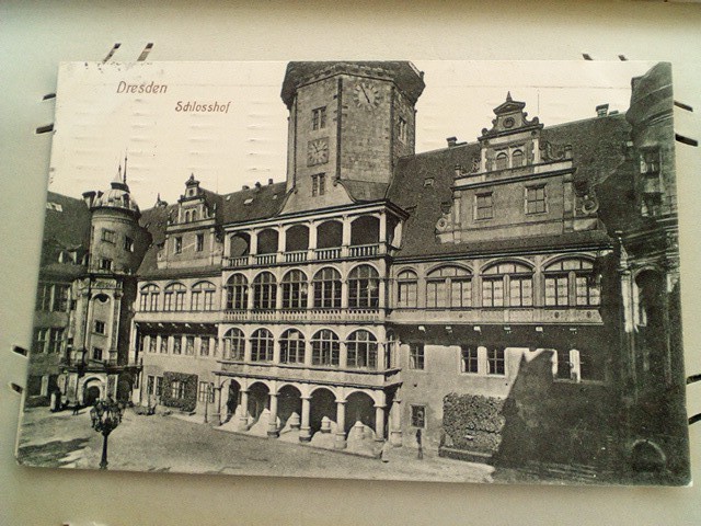 /Germany/DE_Place_1913_Dresden - Schlosshof.jpg